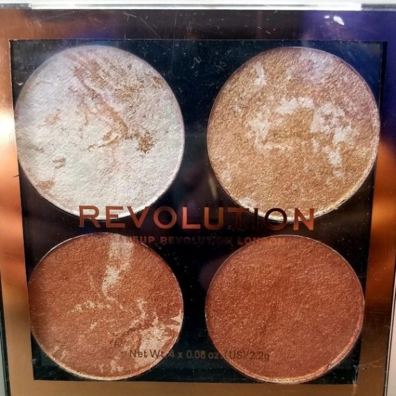 REVOLUTION 4 IN 1 SHINY HIGHLIGHTER + EYESHADOWS