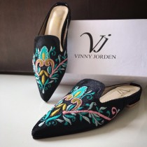 Vj  Embroidered Pumps