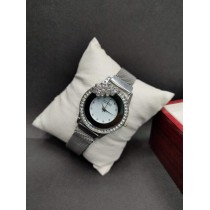 Gucci Ladies Magnetic Chain Watch HW-096